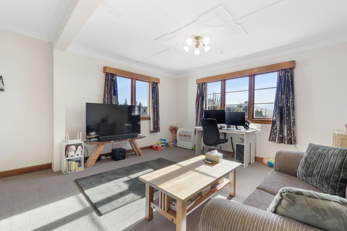 Lifestyle cottage with phenomenal views - Daugiau