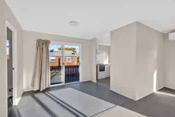 8B Frances Street, Hamilton East