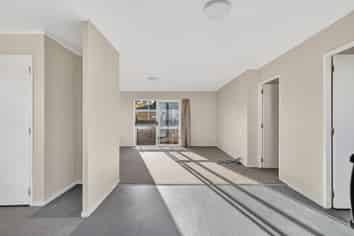 8B Frances Street, Hamilton East