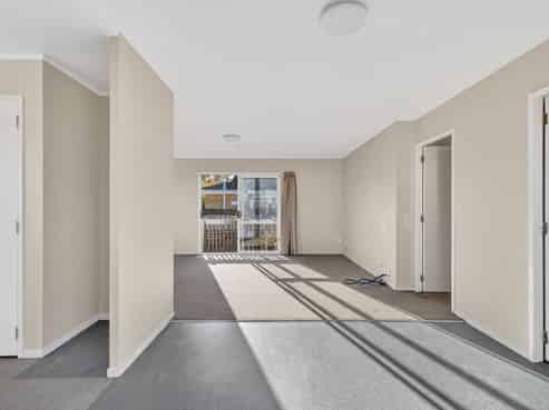 8B Frances Street, Hamilton East