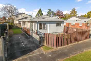 8B Frances Street, Hamilton East