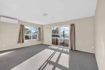 8B Frances Street, Hamilton East