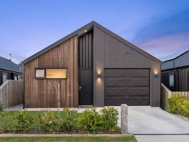 25 Cairnmuir Street, Wanaka