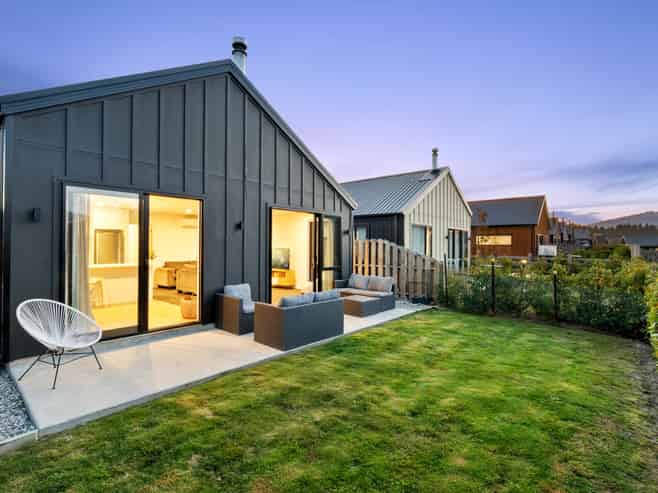 25 Cairnmuir Street, Wanaka