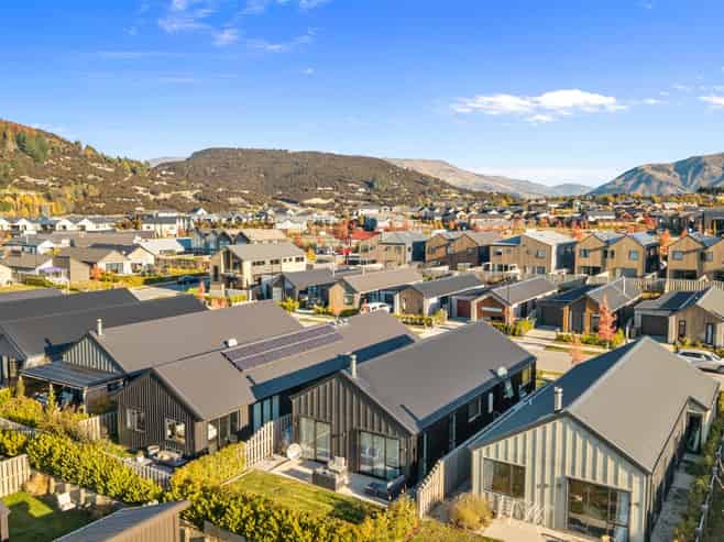 25 Cairnmuir Street, Wanaka