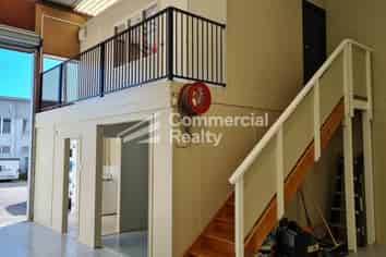 Immaculate Warehouse Unit In Ben Lomond Cres