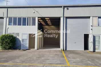 Immaculate Warehouse Unit In Ben Lomond Cres