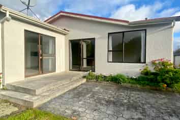 76 Park Road, Carterton