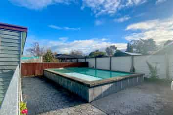 76 Park Road, Carterton