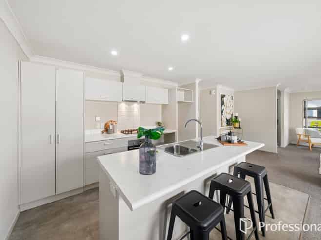 16 Poppy Watts Grove, Stokes Valley