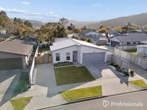 16 Poppy Watts Grove, Stokes Valley