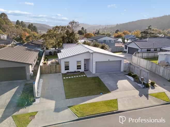 16 Poppy Watts Grove, Stokes Valley