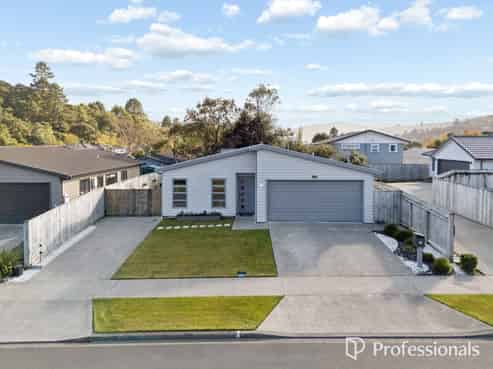 16 Poppy Watts Grove, Stokes Valley