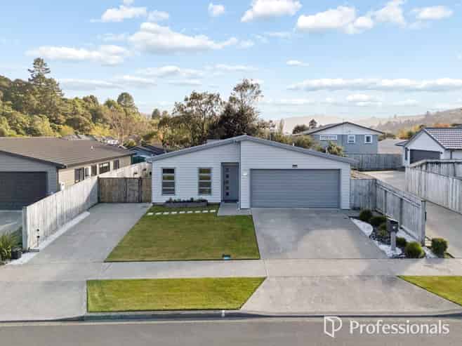 16 Poppy Watts Grove, Stokes Valley