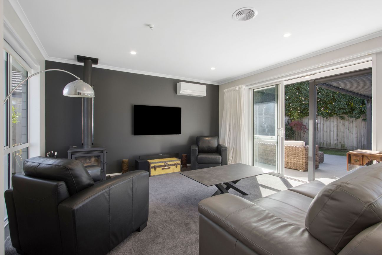 Modern Home + Separate Studio - Widok 4