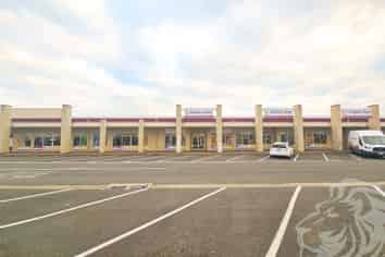 Shopping Centre Retail or Office - c809sqm