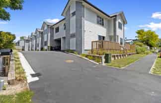 2/16 Manning Street (Room D), Hamilton Central