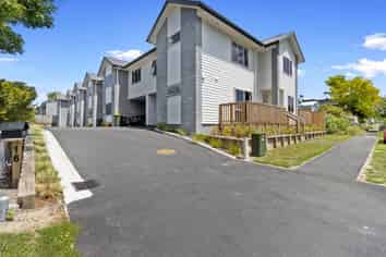 2/16 Manning Street (Room D), Hamilton Central