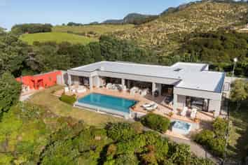73 Radar Road, Hot Water Beach, Whitianga