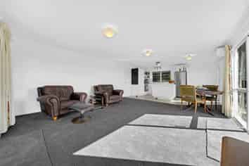 12 Target Road, Totara Vale