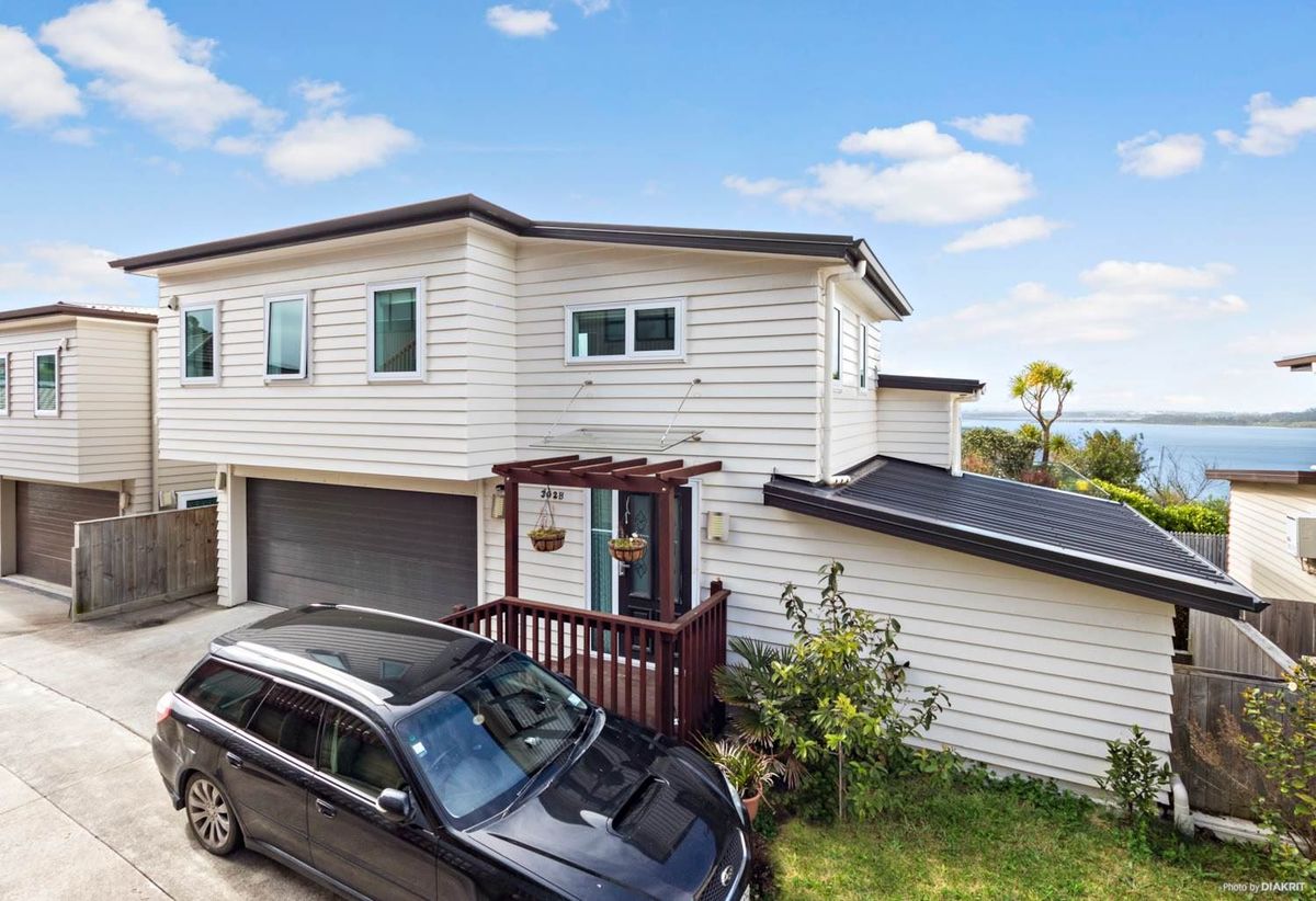 Modern 4 Bedroom House with Manukau Harbour Views - Ansicht 2