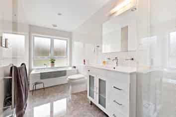 B/302 Hillsborough Road, Hillsborough