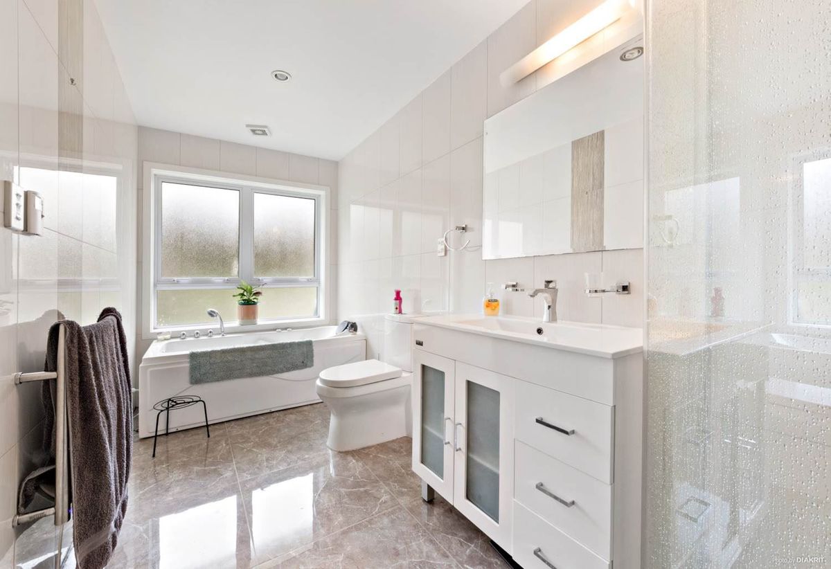 Modern 4 Bedroom House with Manukau Harbour Views - Ansicht 6