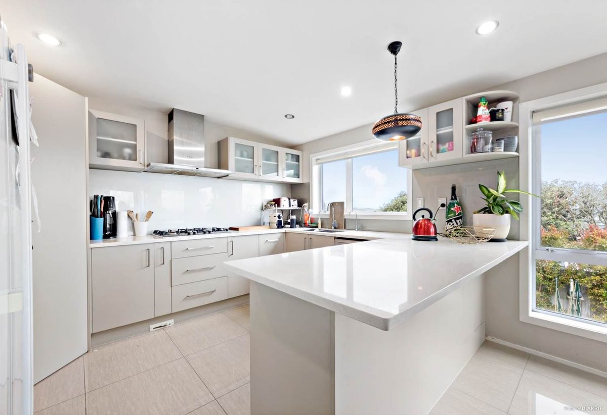 Modern 4 Bedroom House with Manukau Harbour Views - Ansicht 4