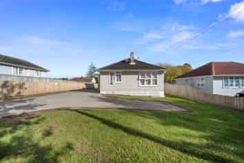 24 & 24a Larsen Street, Otara