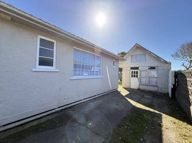 12 Hume Street, Waitara