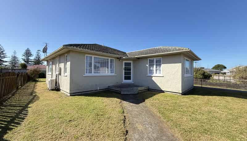 12 Hume Street, Waitara