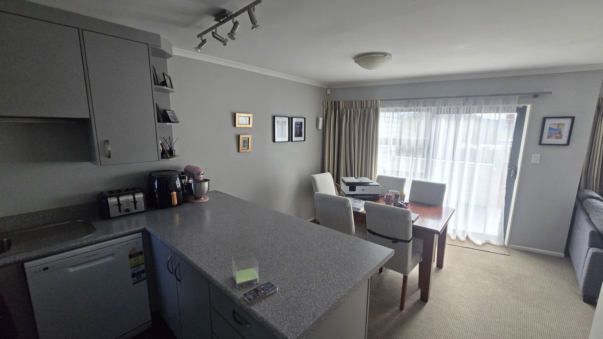 NICE AND TIDY TWO BEDROOM TOWNHOUSE: – pohled 3