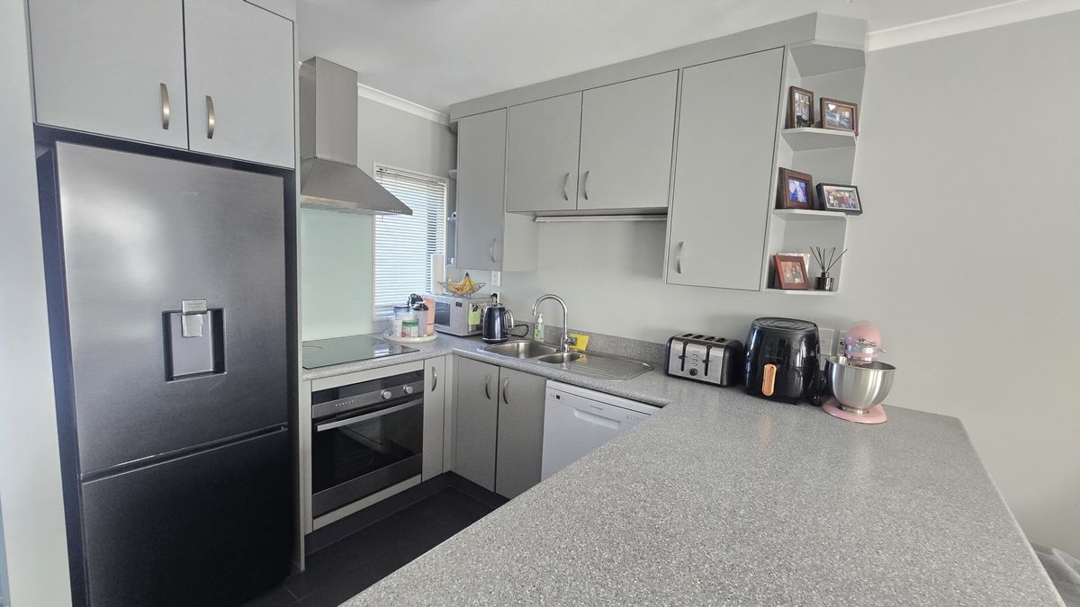 NICE AND TIDY TWO BEDROOM TOWNHOUSE: – pohled 2