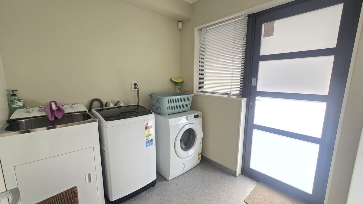 NICE AND TIDY TWO BEDROOM TOWNHOUSE: – pohled 6