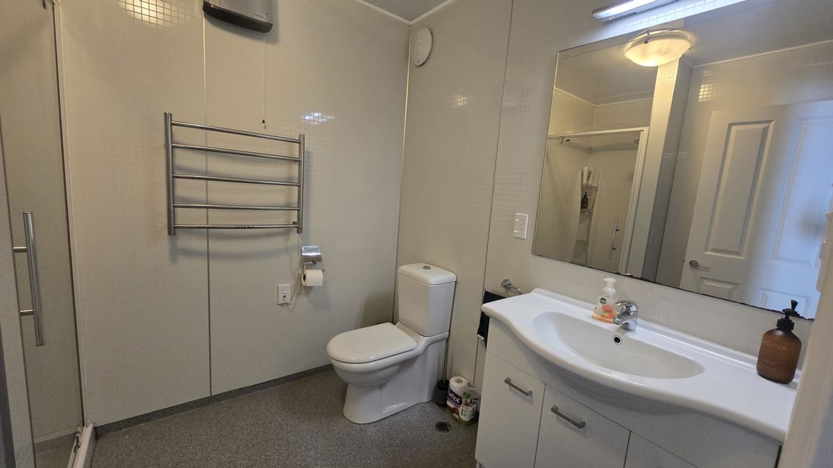NICE AND TIDY TWO BEDROOM TOWNHOUSE: – pohled 5