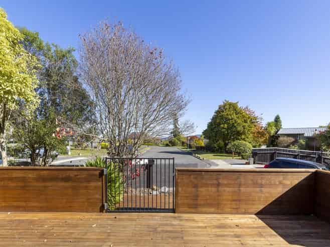 12 Hilden Place, Hilltop