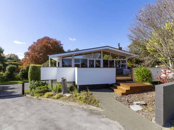 12 Hilden Place, Hilltop