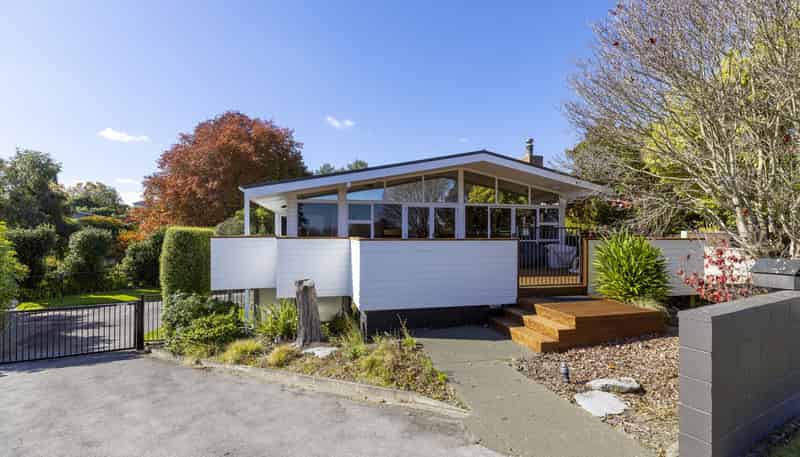12 Hilden Place, Hilltop