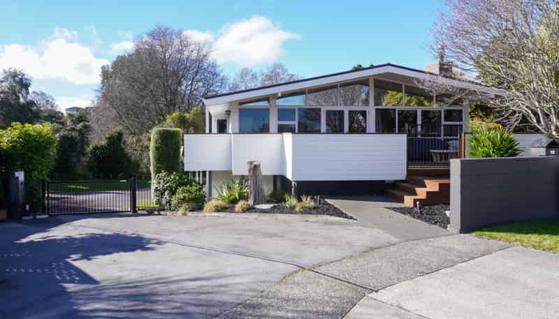 12 Hilden Place, Hilltop