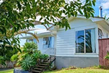 13 Spinella Drive, Bayview