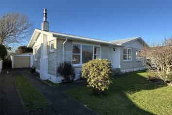 5 Weld Street , Levin