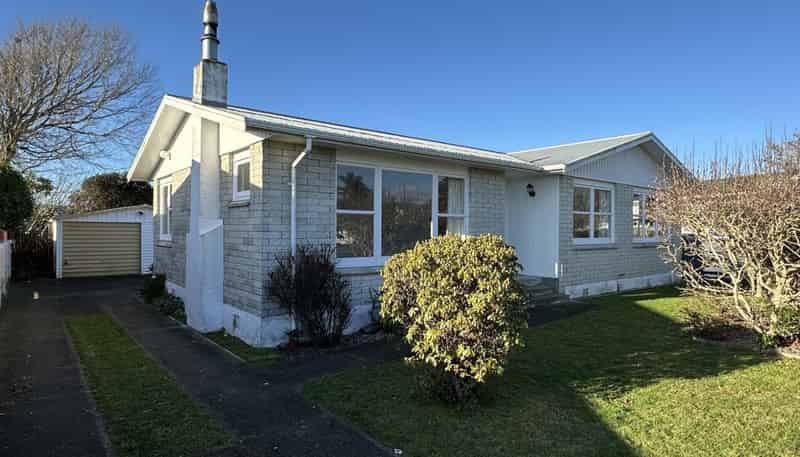 5 Weld Street , Levin
