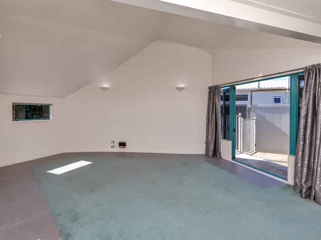 2/31 McClintock Street, Whau Valley