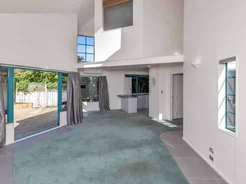2/31 McClintock Street, Whau Valley