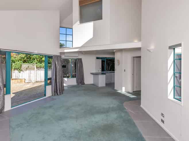 2/31 McClintock Street, Whau Valley