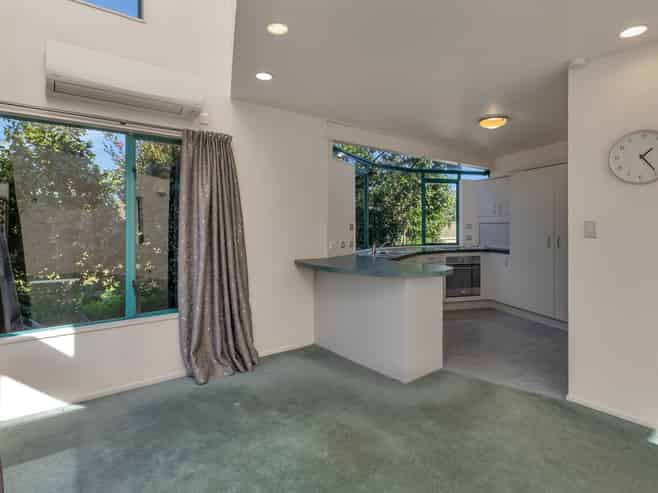 2/31 McClintock Street, Whau Valley