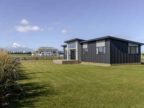 387 Tipoka Road, Opunake