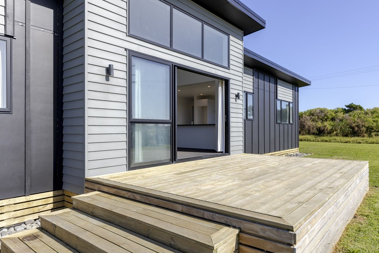 Modern Build, Standout Location – další