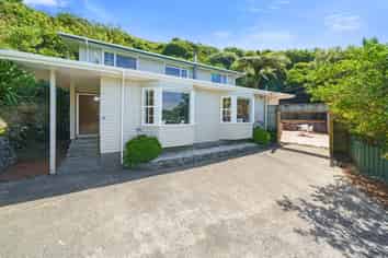32 Voltaire Street, Karori