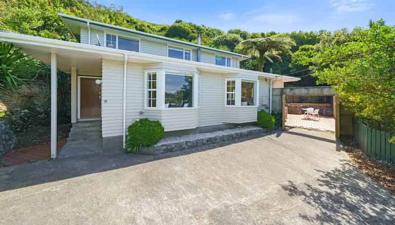 32 Voltaire Street, Karori